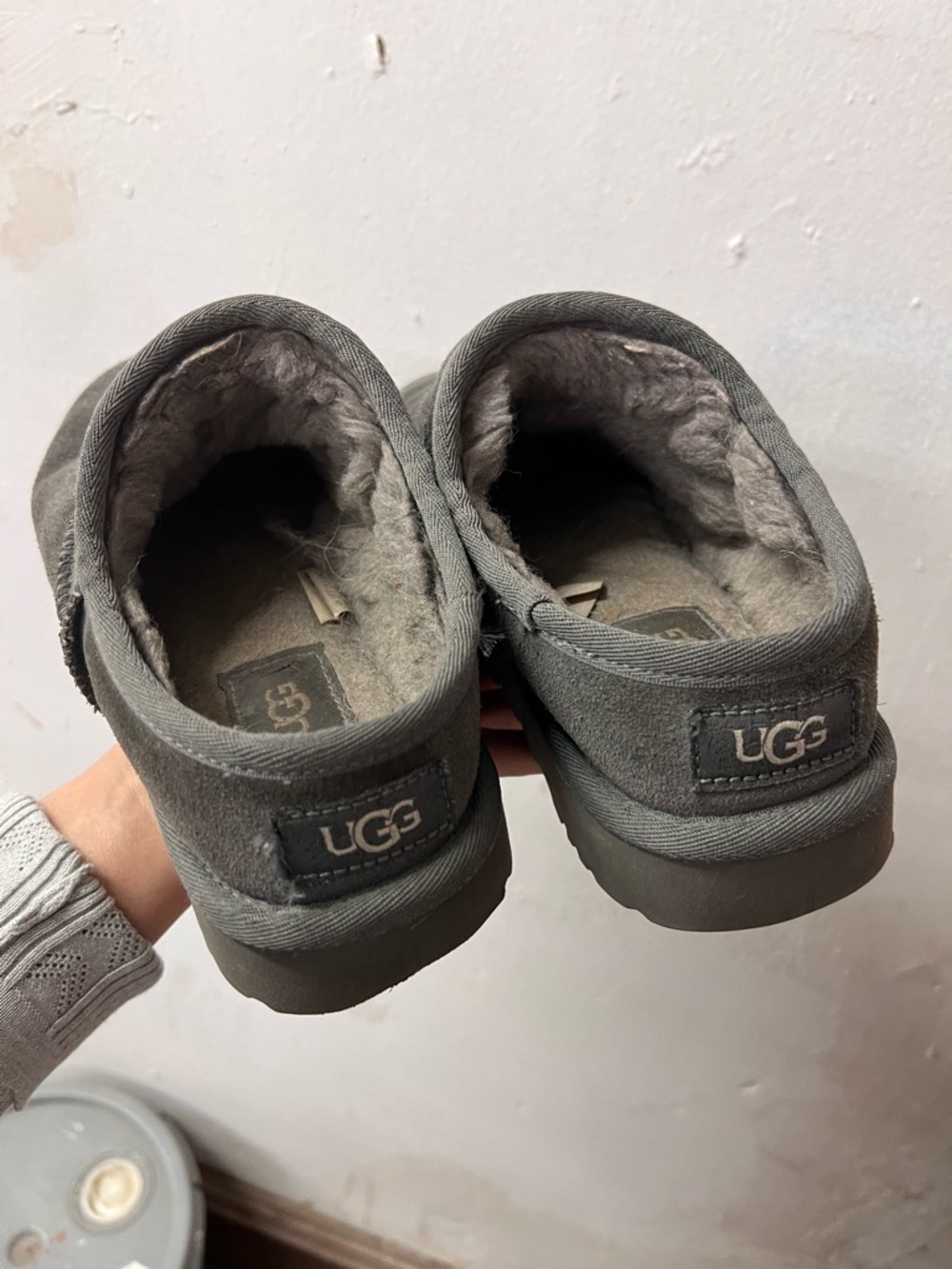 Ugg Grey Slippers Size 8 - Picture 5 of 6